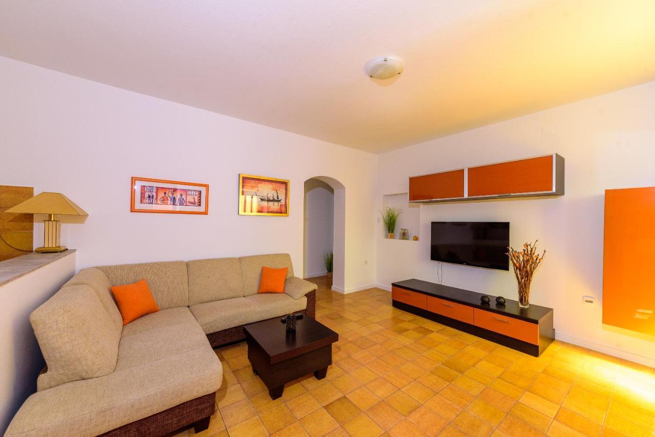 Bokin Apartment